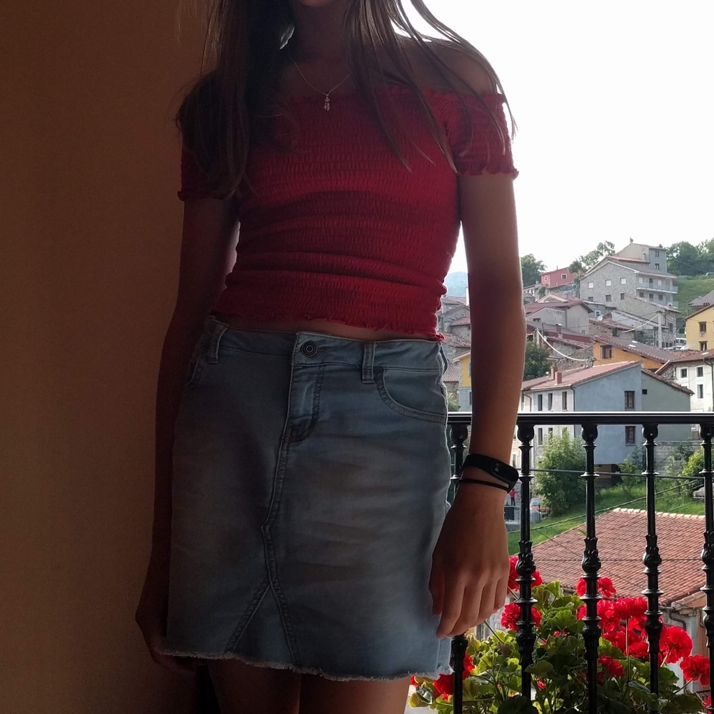 SOLD hollister off the shoulder top - Picture 5 of 5